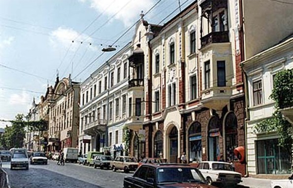 Image - A street in Vyzhnytsia, Chernivtsi oblast.